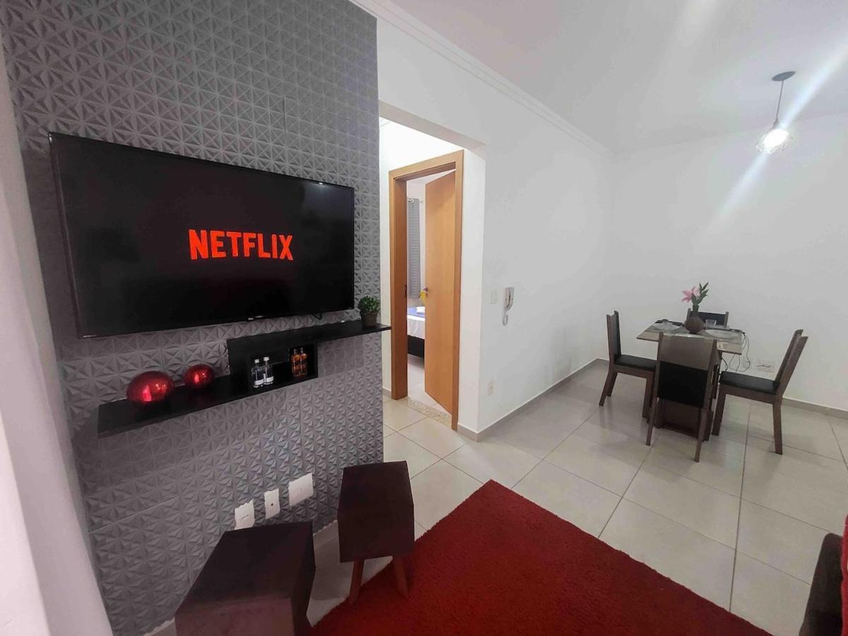 Bem No Centro, Cozinha Completa, Varanda E Garagem Poços de Caldas Εξωτερικό φωτογραφία
