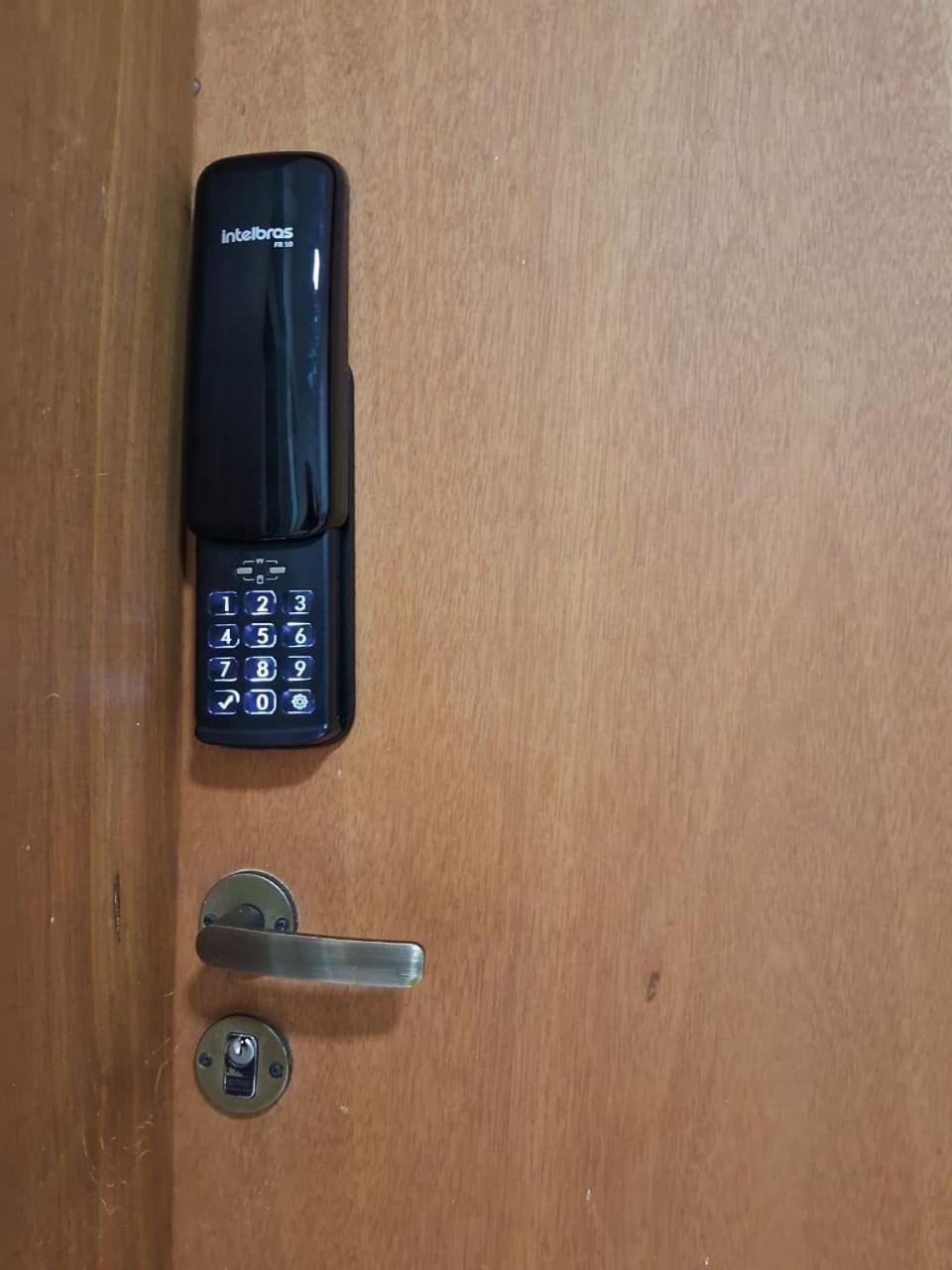 Bem No Centro, Cozinha Completa, Varanda E Garagem Poços de Caldas Εξωτερικό φωτογραφία